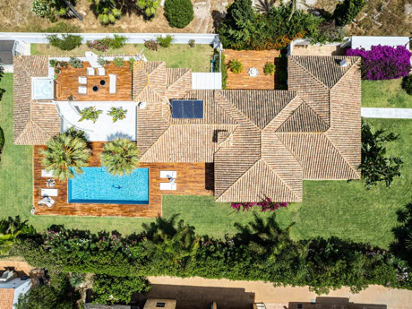 Villa for sale in Marbesa, Marbella East