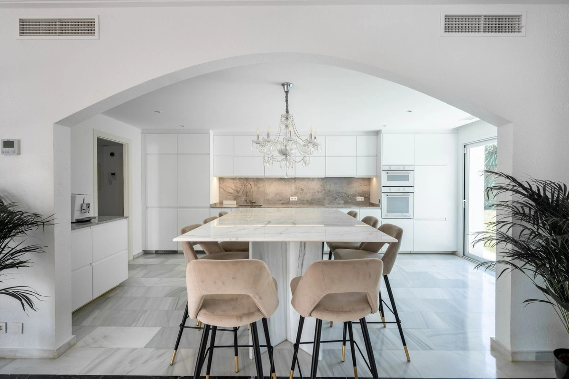 Villa for sale in Marbesa, Marbella East