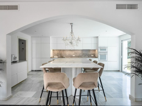 Villa for sale in Marbesa, Marbella East