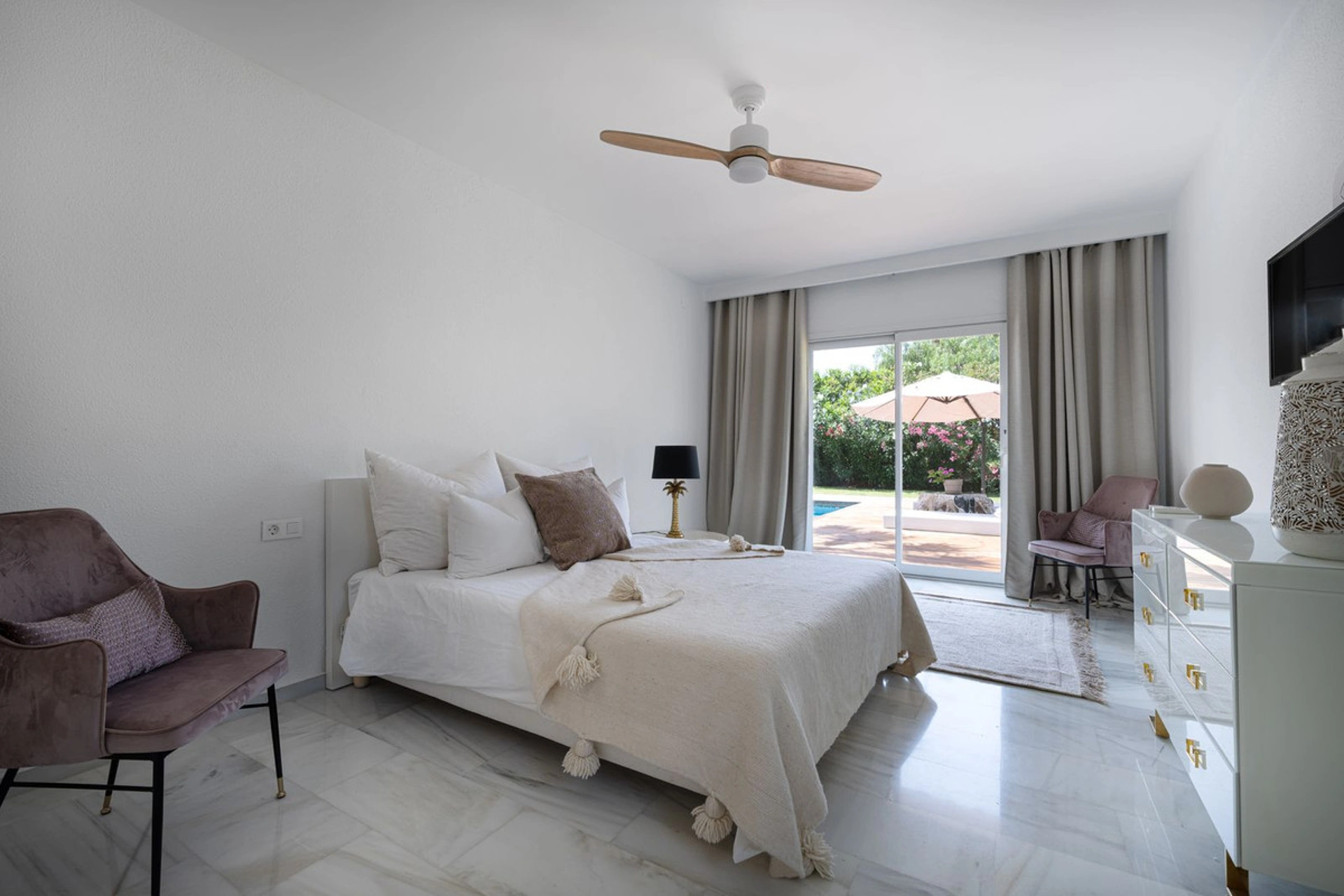 Villa for sale in Marbesa, Marbella East