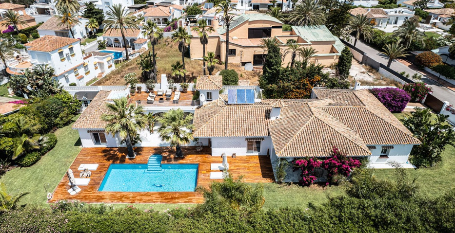 Villa for sale in Marbesa, Marbella East