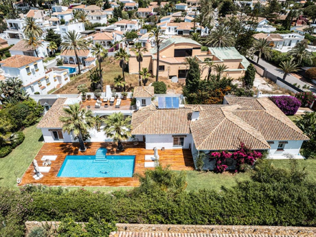 Villa for sale in Marbesa, Marbella East