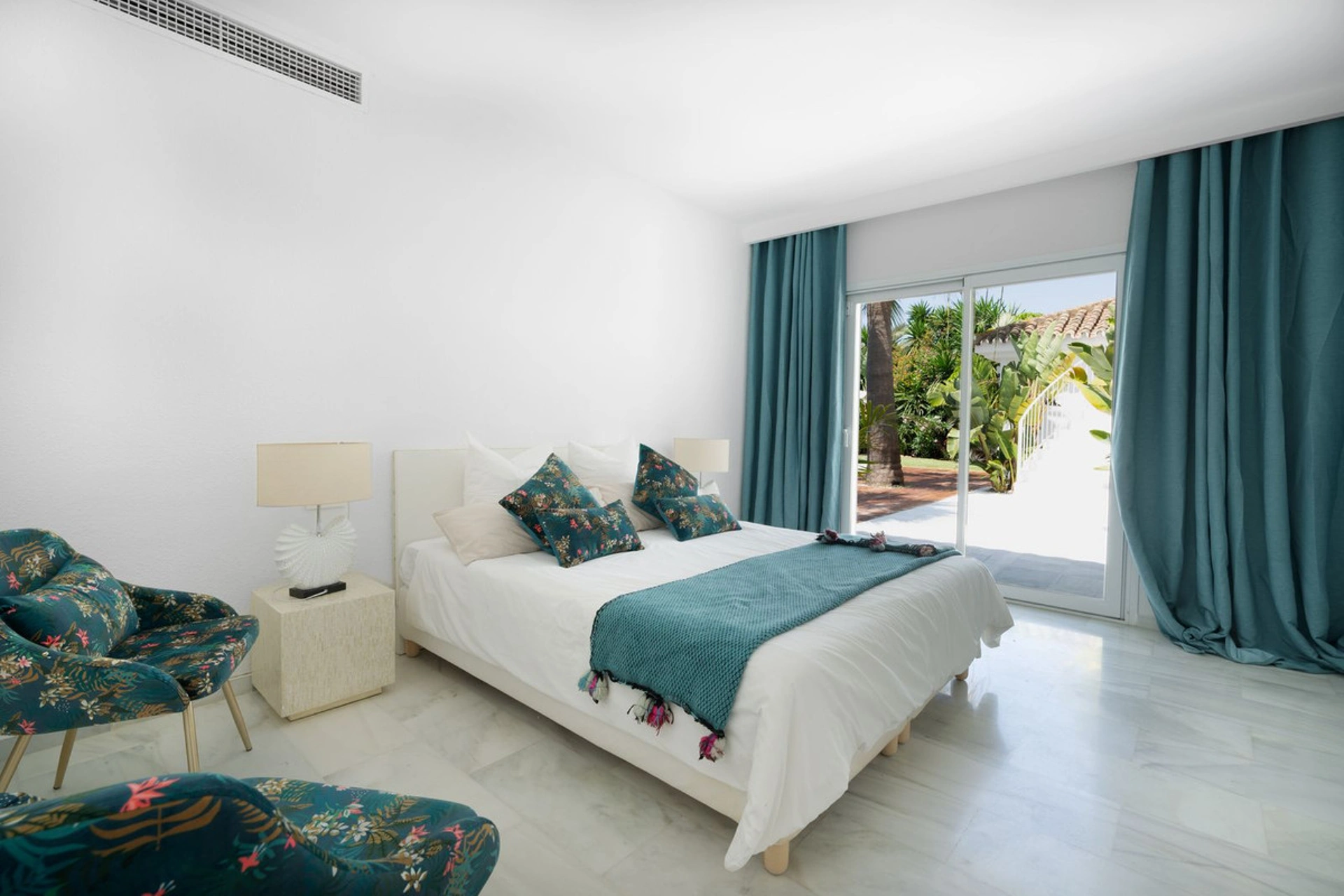 Villa for sale in Marbesa, Marbella East
