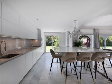 Villa for sale in Marbesa, Marbella East