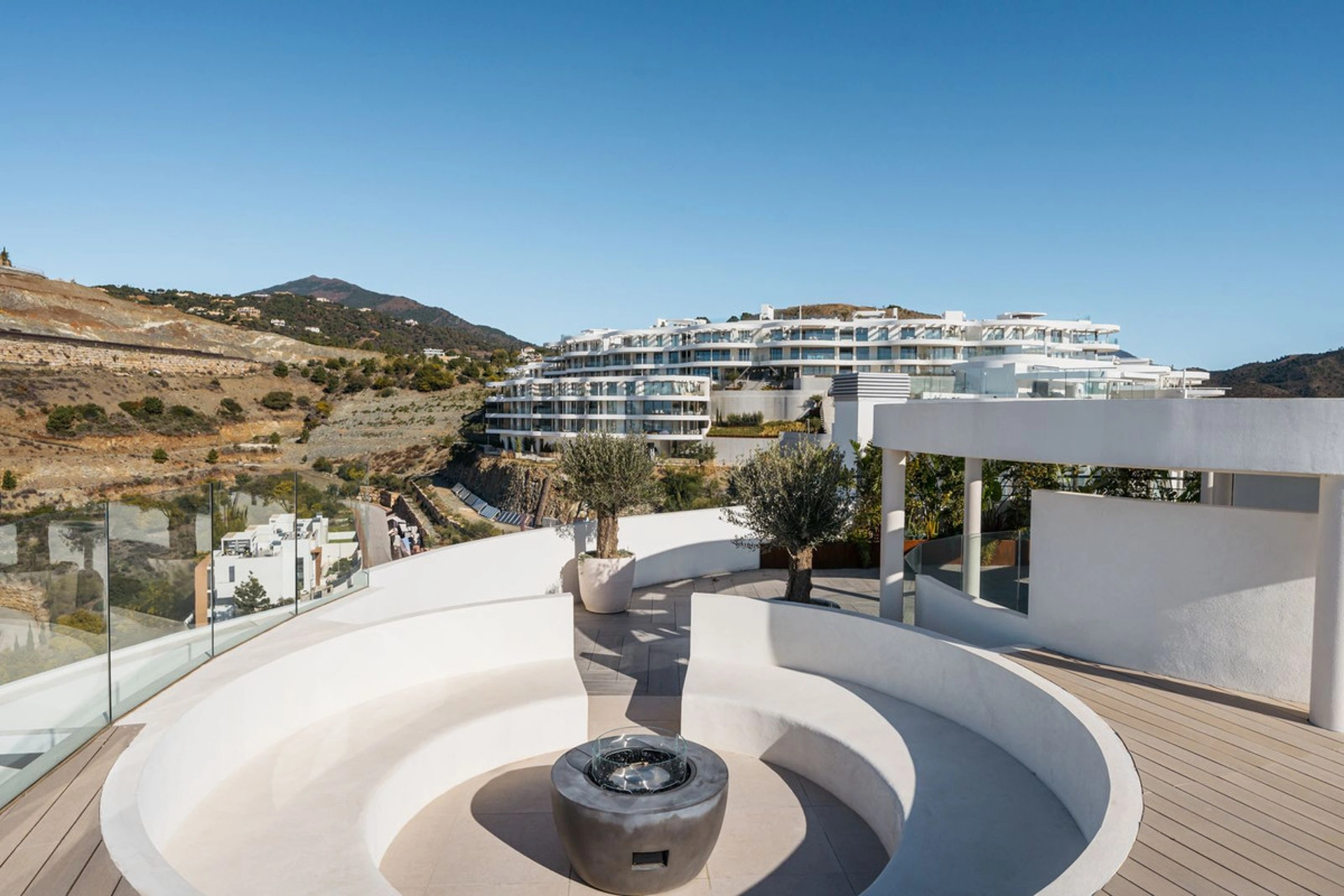 Penthouse for sale in Benahavis