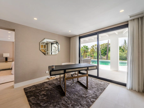 Villa for sale in Estepona