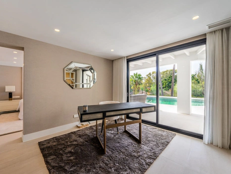 Villa for sale in Estepona