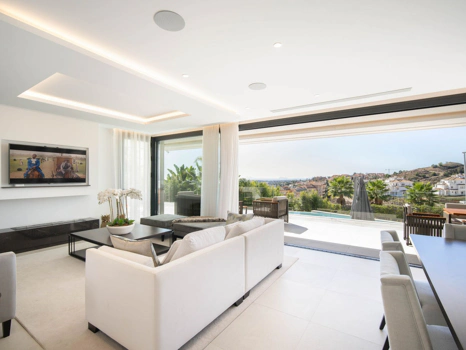 Villa for sale in Nueva Andalucia, Marbella