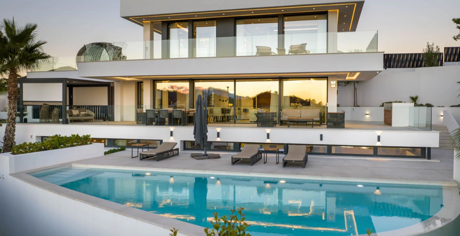 Villa for sale in Nueva Andalucia, Marbella