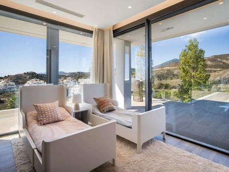 Villa for sale in Nueva Andalucia, Marbella