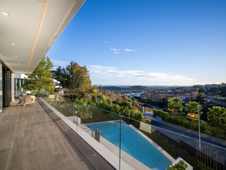 Villa for sale in Nueva Andalucia, Marbella