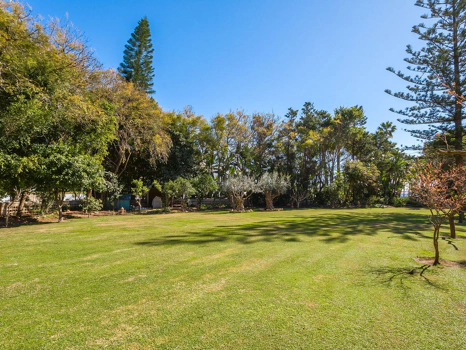 Villa for sale in New Golden Mile, Estepona East