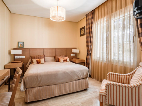Villa for sale in New Golden Mile, Estepona East