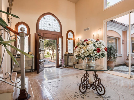 Villa for sale in New Golden Mile, Estepona East