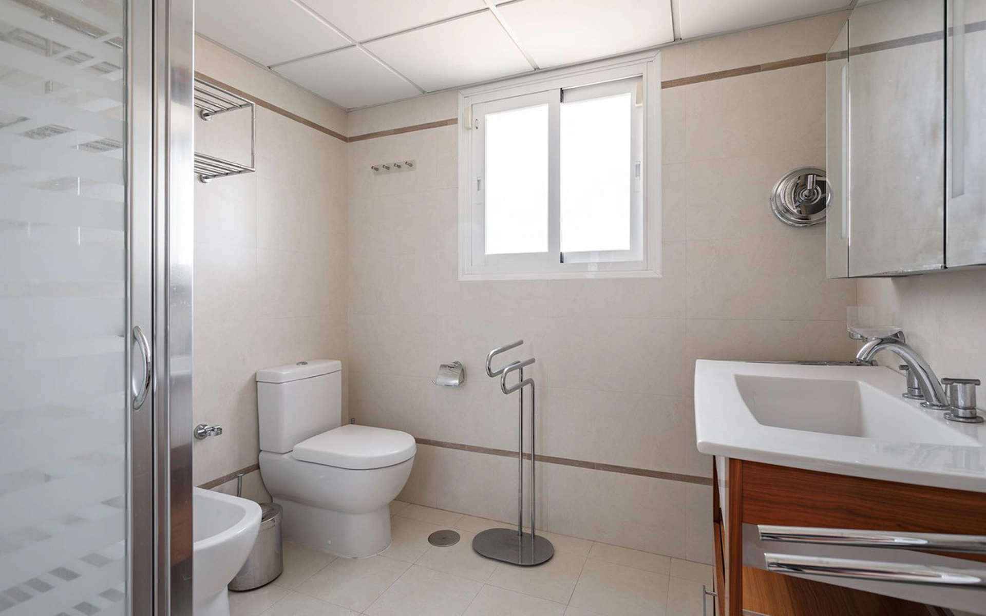 Villa for sale in New Golden Mile, Estepona East