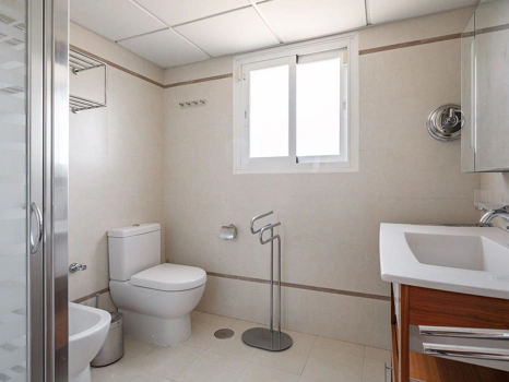 Villa for sale in New Golden Mile, Estepona East