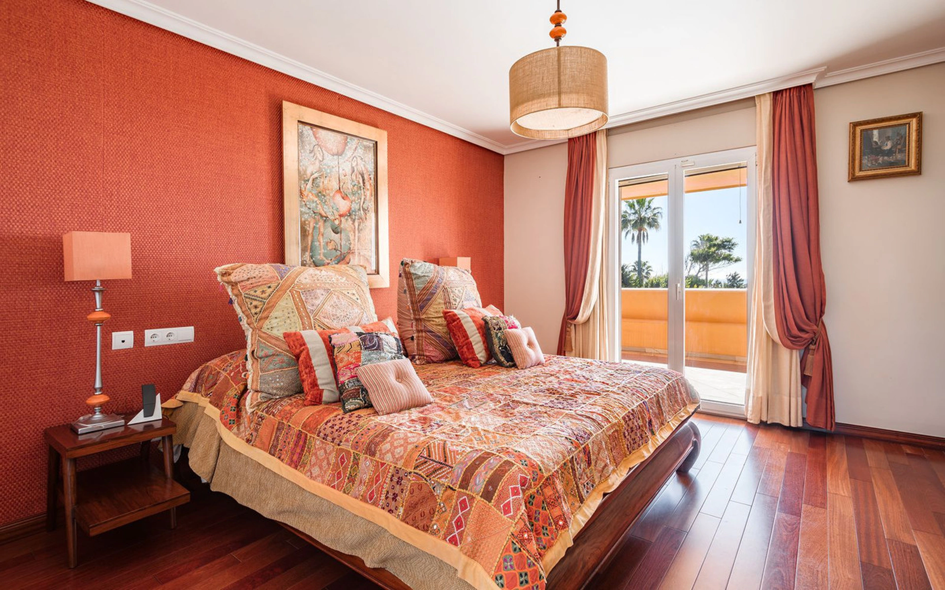 Villa for sale in New Golden Mile, Estepona East