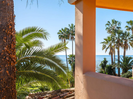 Villa for sale in New Golden Mile, Estepona East