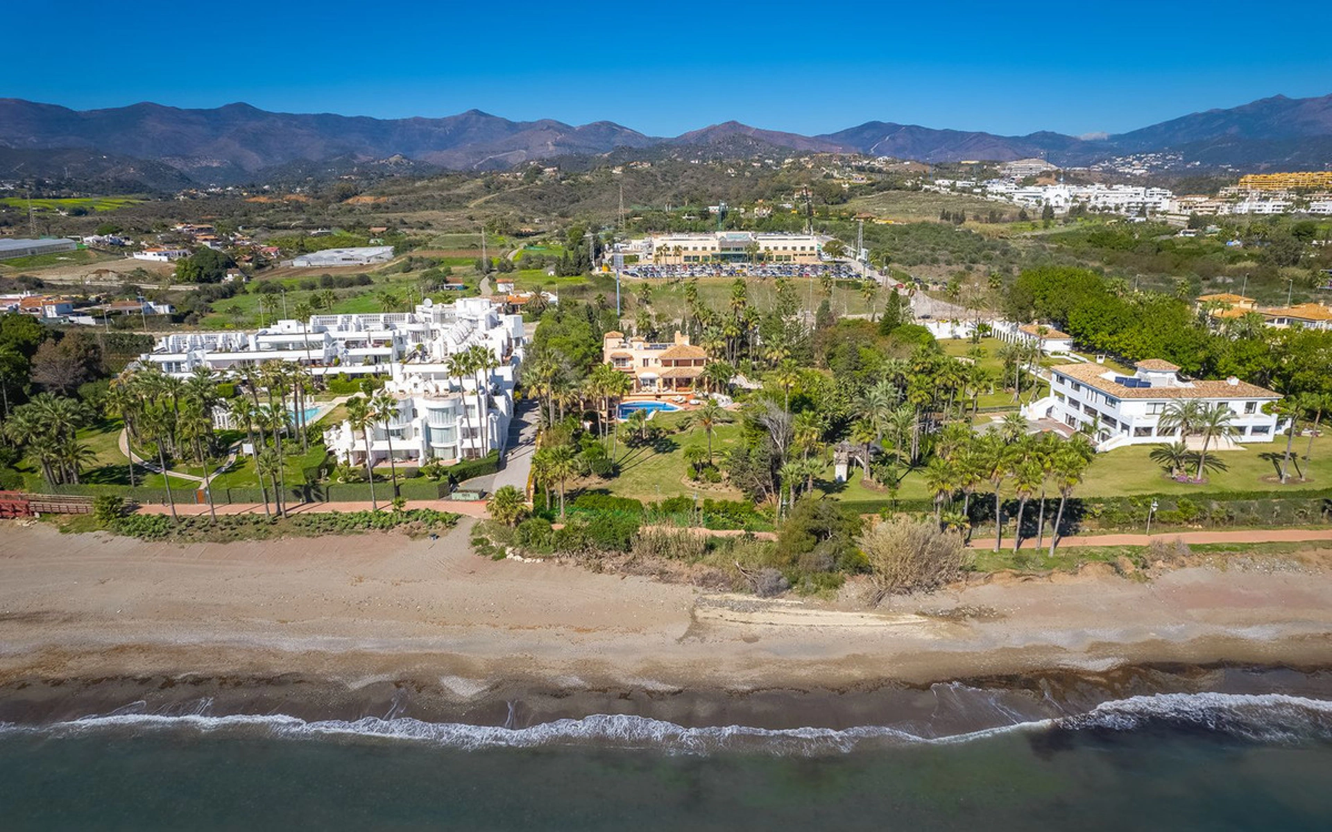Villa for sale in New Golden Mile, Estepona East