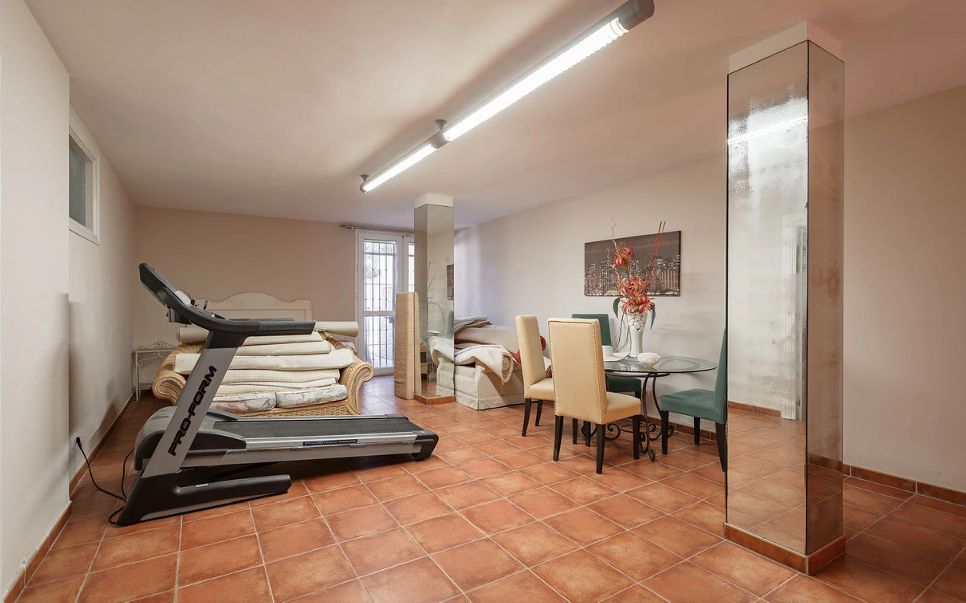 Villa for sale in New Golden Mile, Estepona East