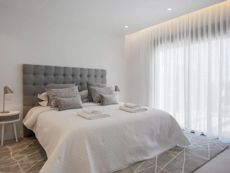 Villa for sale in Los Flamingos, Benahavis