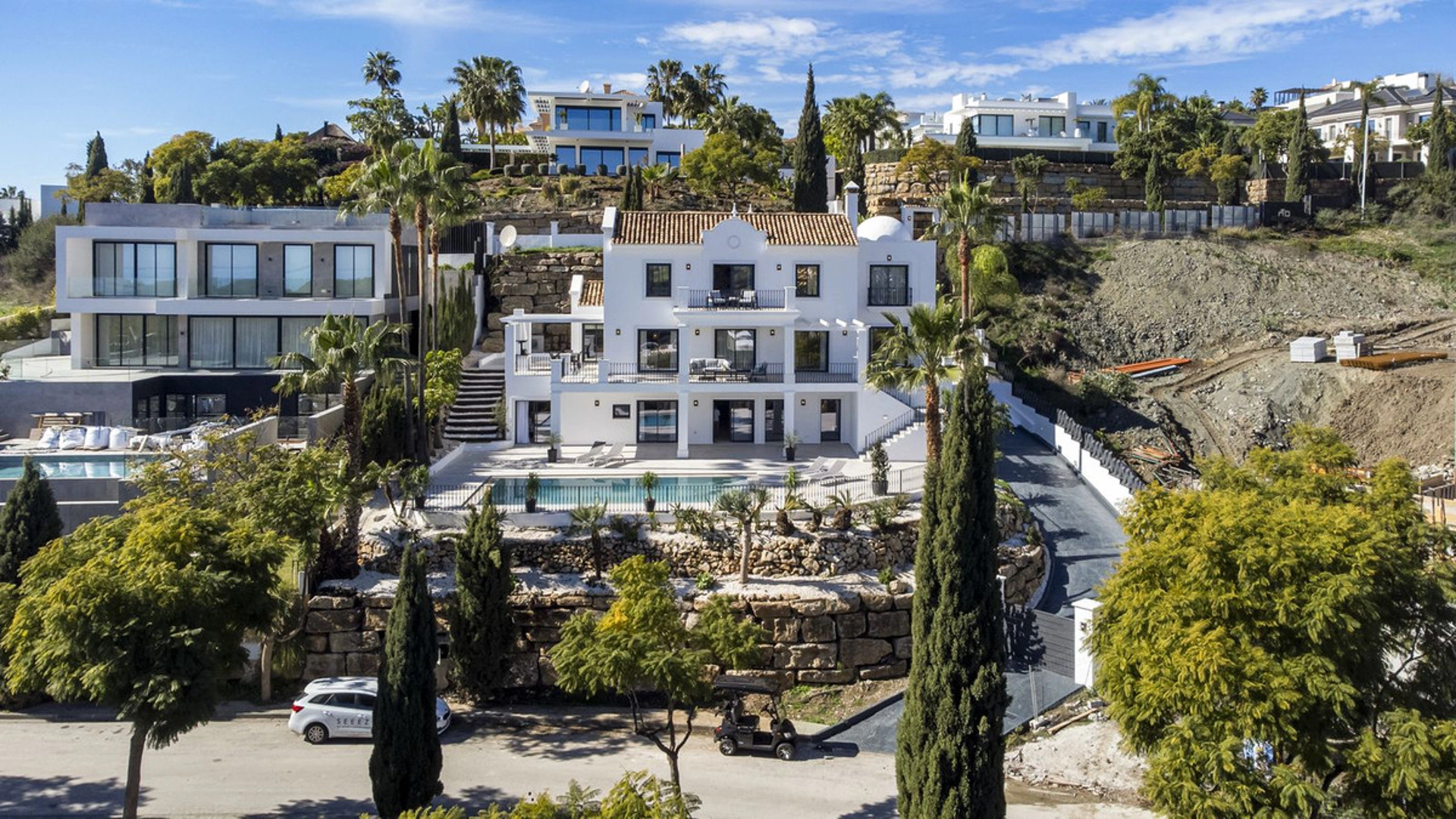 Villa for sale in Los Flamingos, Benahavis