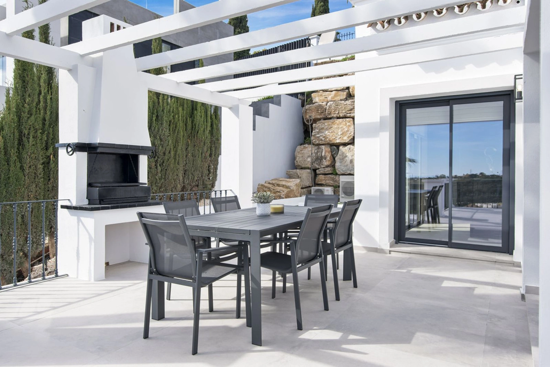 Villa for sale in Los Flamingos, Benahavis