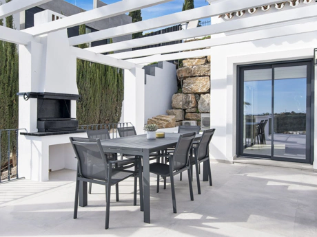 Villa for sale in Los Flamingos, Benahavis