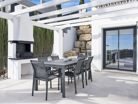 Villa for sale in Los Flamingos, Benahavis