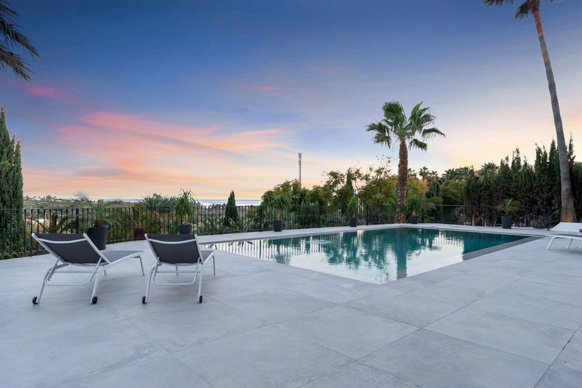 Villa for sale in Los Flamingos, Benahavis