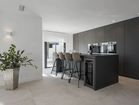 Villa for sale in Los Flamingos, Benahavis