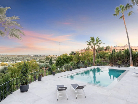Villa for sale in Los Flamingos, Benahavis