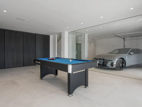 Villa for sale in Los Flamingos, Benahavis