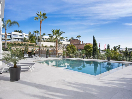 Villa for sale in Los Flamingos, Benahavis