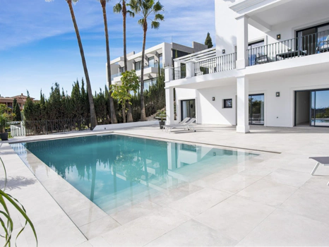 Villa for sale in Los Flamingos, Benahavis