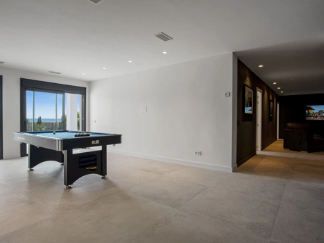 Villa for sale in Los Flamingos, Benahavis