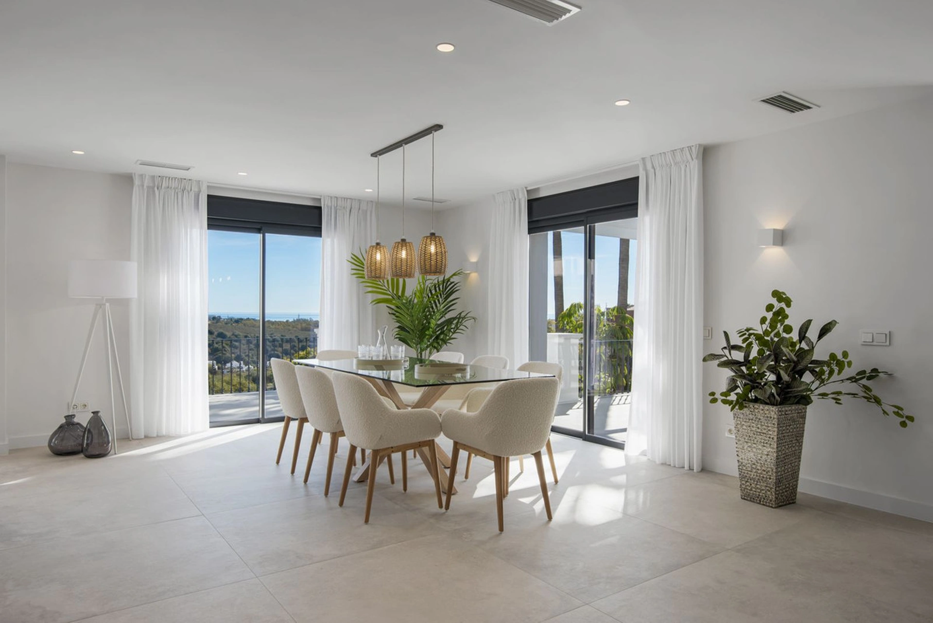Villa for sale in Los Flamingos, Benahavis