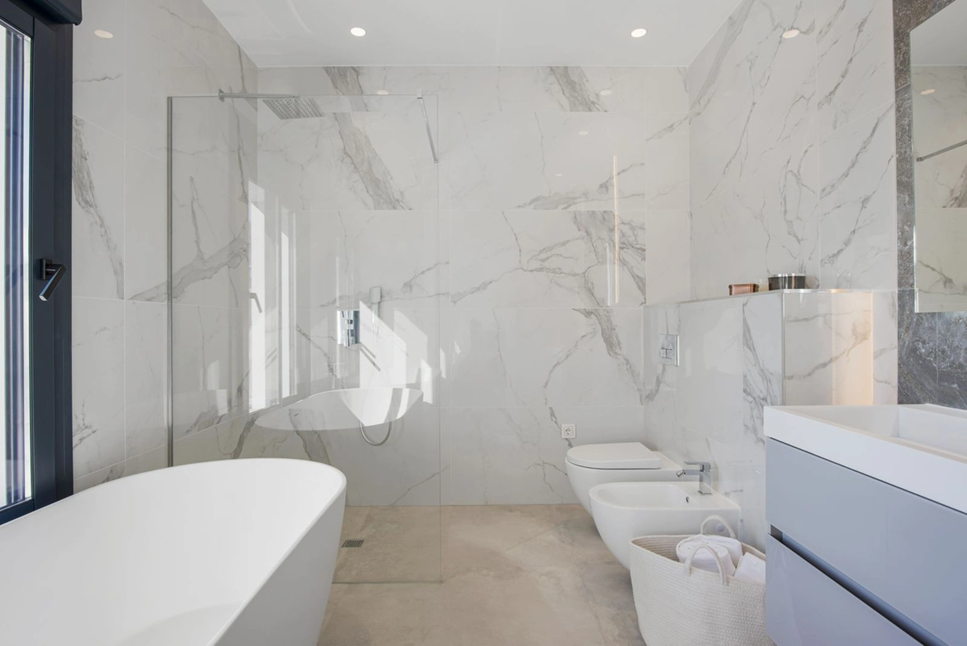 Villa for sale in Los Flamingos, Benahavis