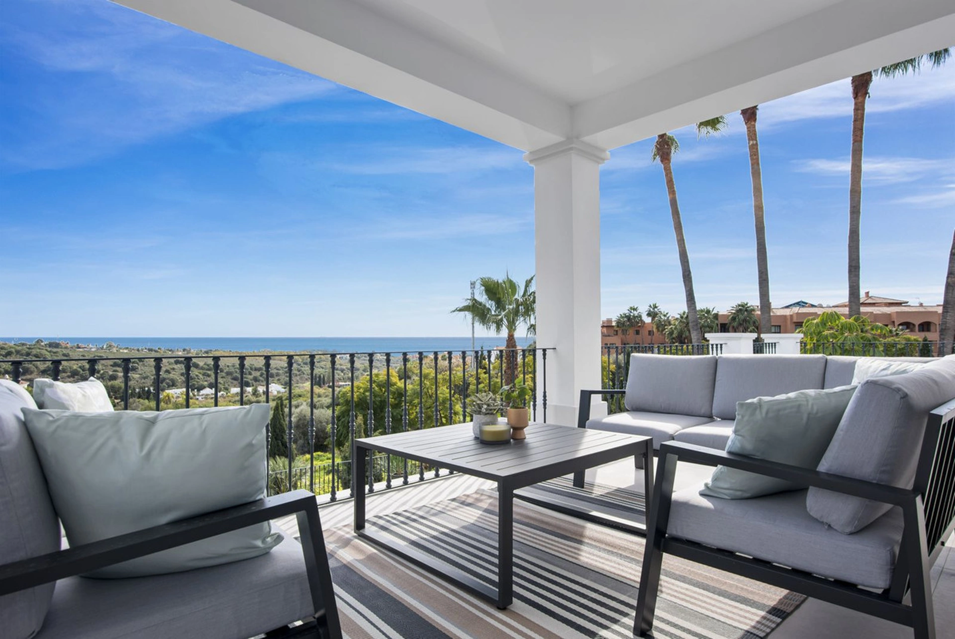 Villa for sale in Los Flamingos, Benahavis