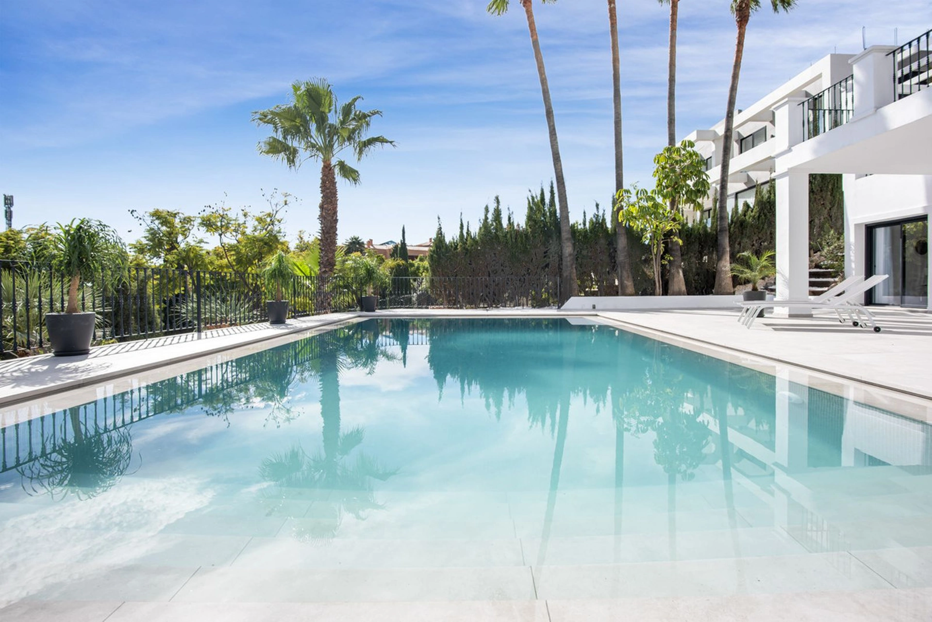 Villa for sale in Los Flamingos, Benahavis