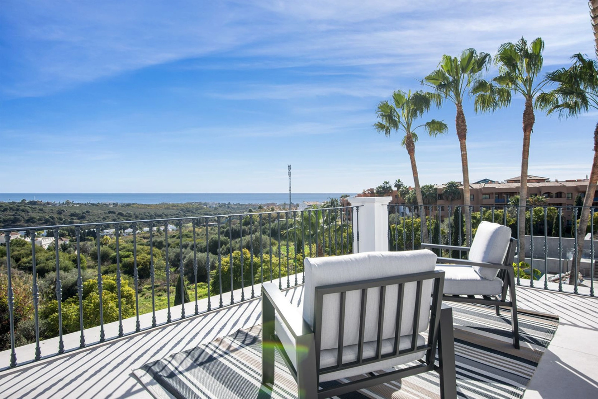 Villa for sale in Los Flamingos, Benahavis