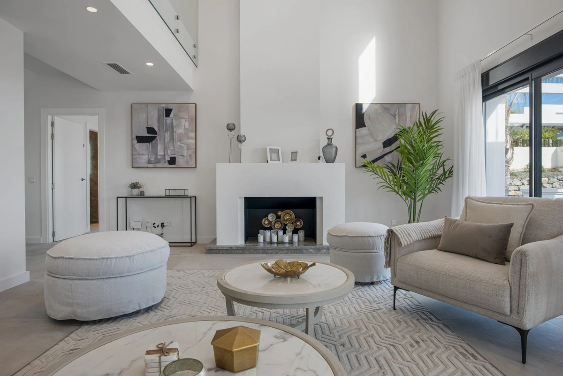 Villa for sale in Los Flamingos, Benahavis