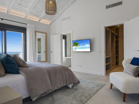 Villa for sale in Los Flamingos, Benahavis