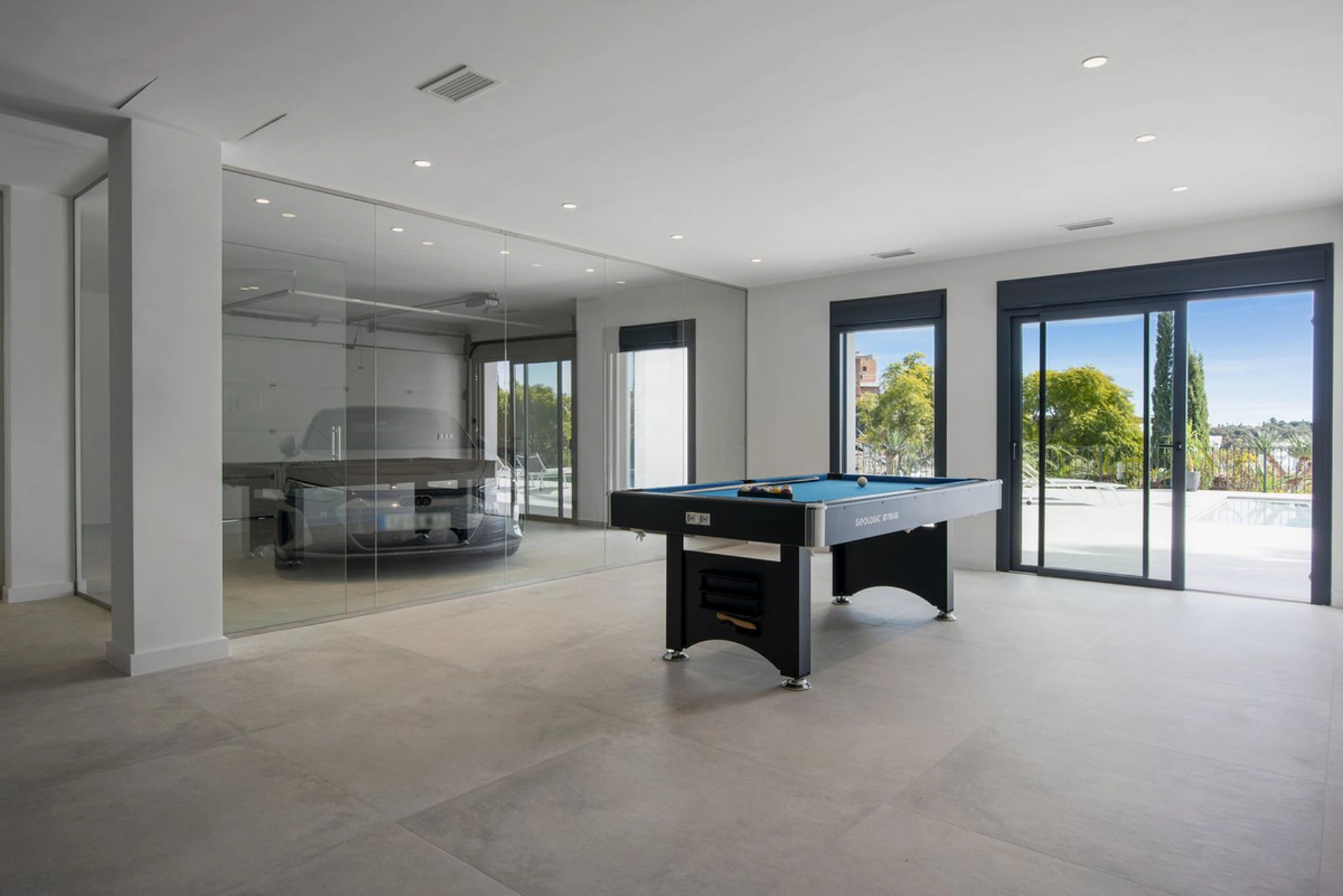 Villa for sale in Los Flamingos, Benahavis