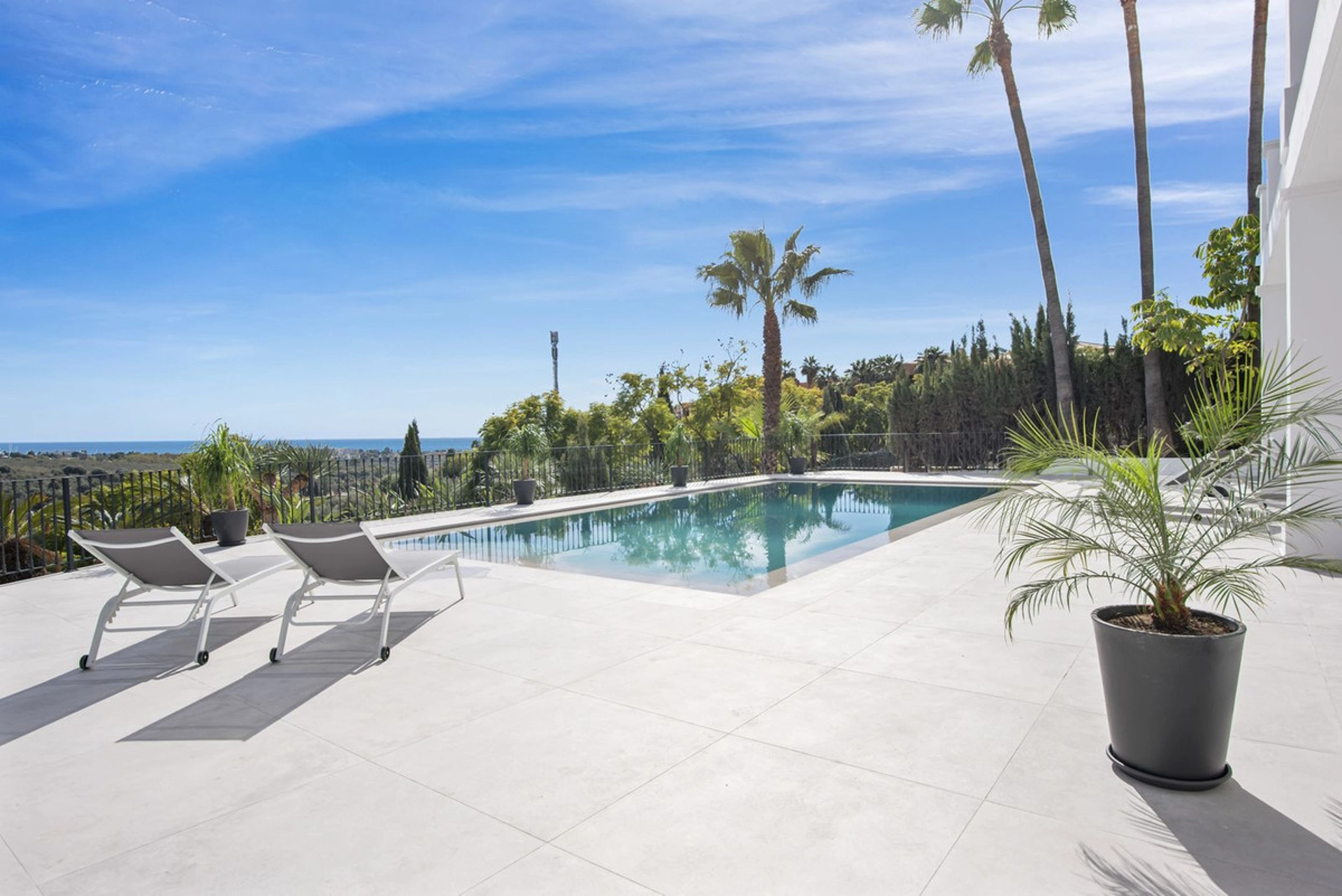 Villa for sale in Los Flamingos, Benahavis