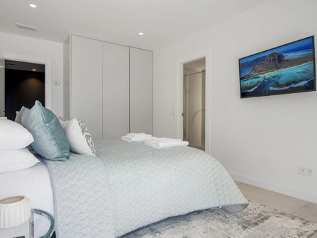 Villa for sale in Los Flamingos, Benahavis