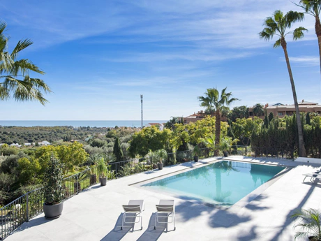Villa for sale in Los Flamingos, Benahavis