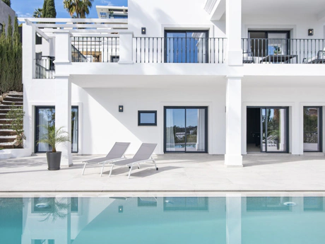 Villa for sale in Los Flamingos, Benahavis