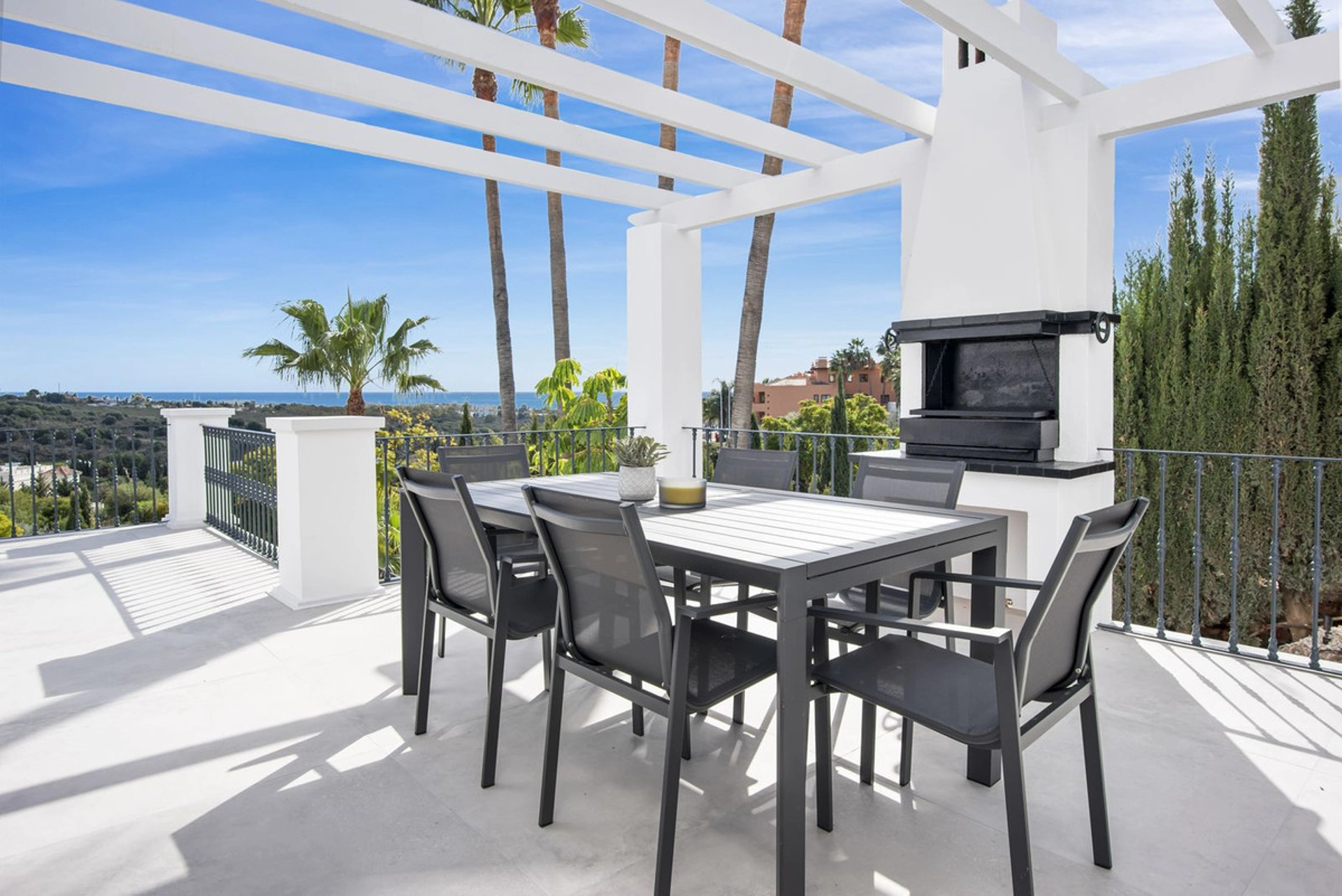 Villa for sale in Los Flamingos, Benahavis