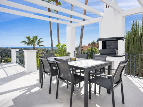 Villa for sale in Los Flamingos, Benahavis
